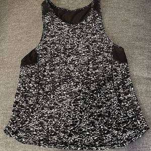 lululemon black and white sculpt tank, size 6